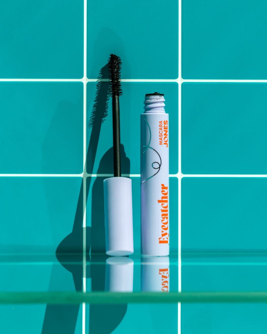 Mascara Eyecatcher | Volumizing Black Mascara | Take it from Jones